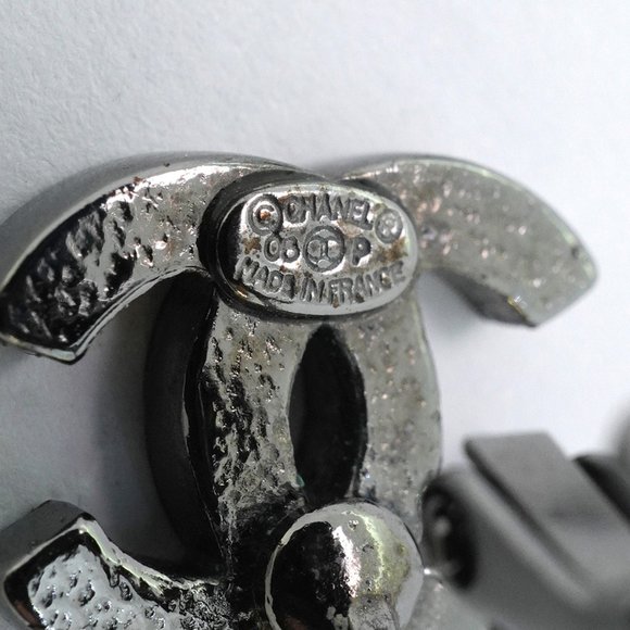 CHANEL Coco Mark Rhinestone Gunmetal Grey Earrings - Picture 5 of 6